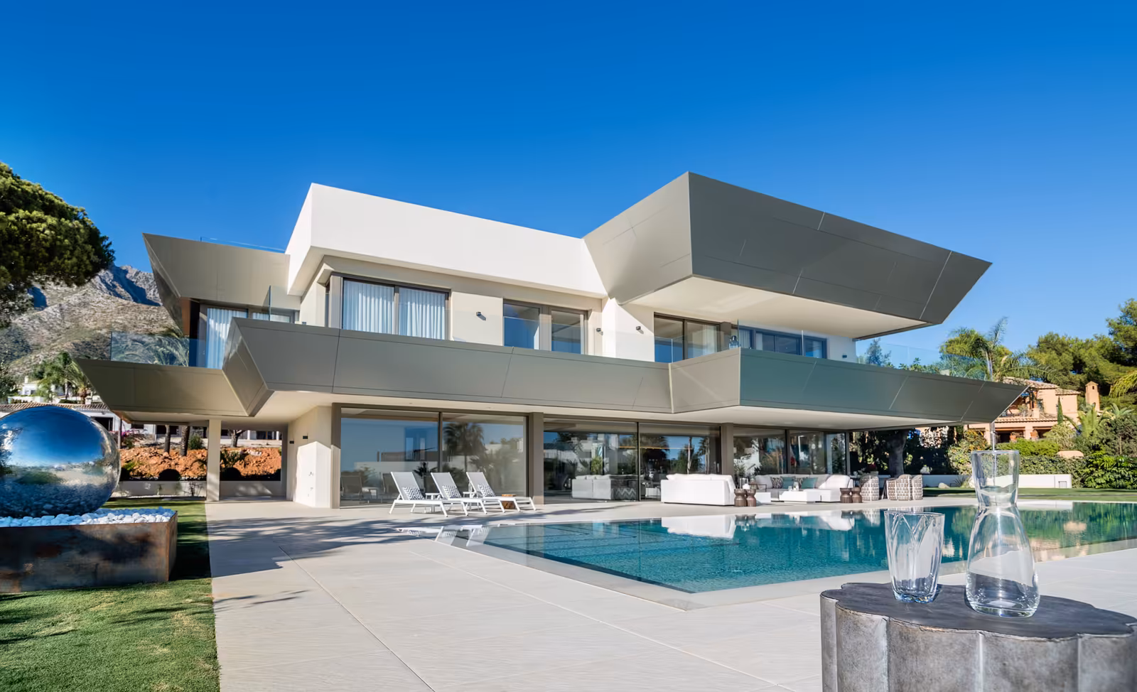 Villa Silver · Photography 2 of 4
